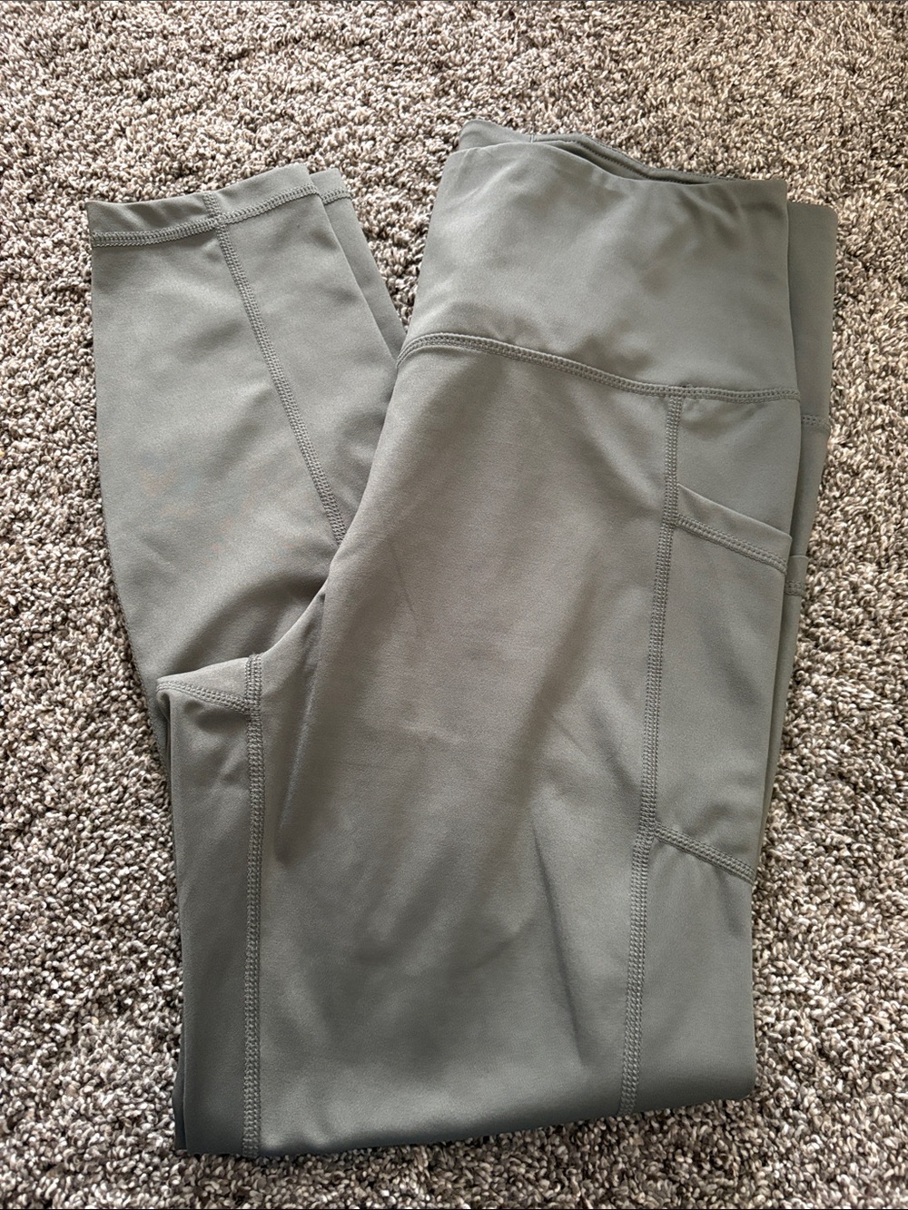 High-Waist Pocket Leggings in Olive Green